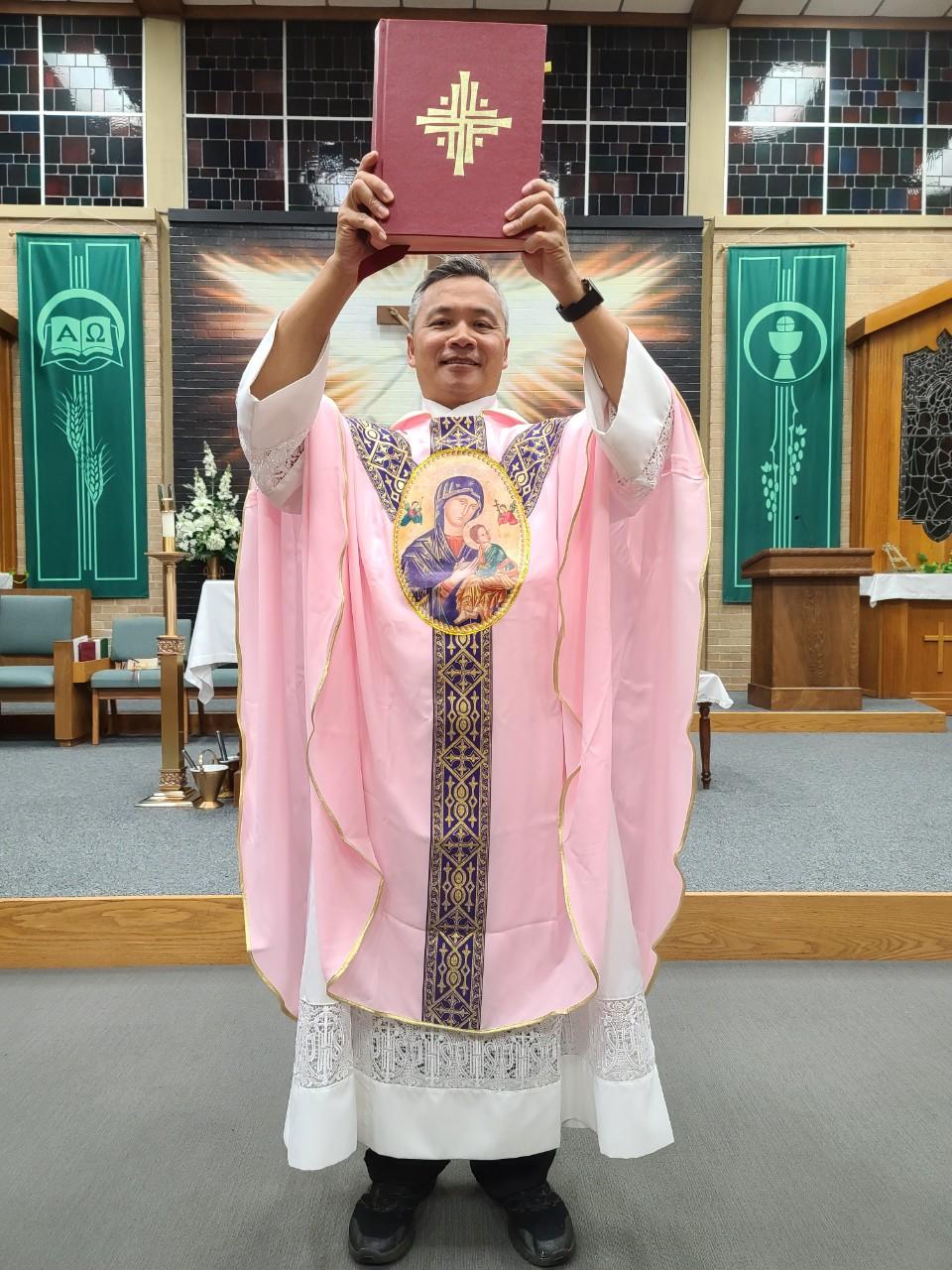 MOTHER OF PERPETUAL HELP VESTMENT