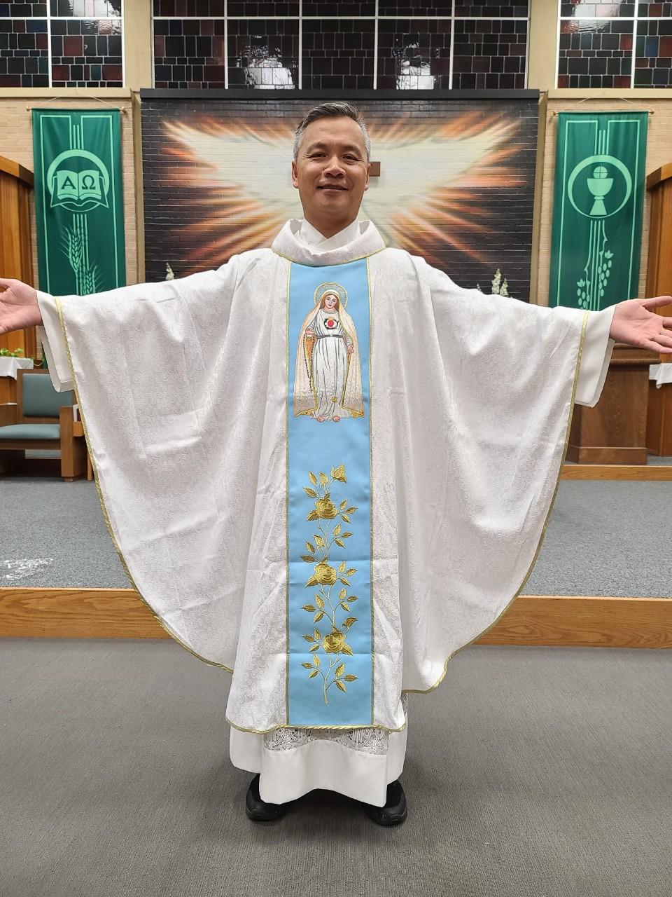 OUR LADY OF FATIMA VESTMENT