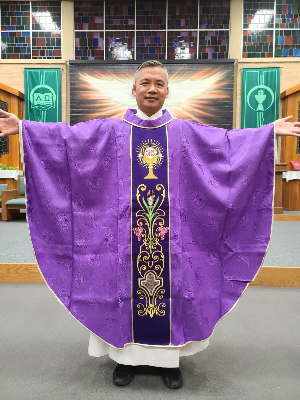 PURPLE VESTMENT 02